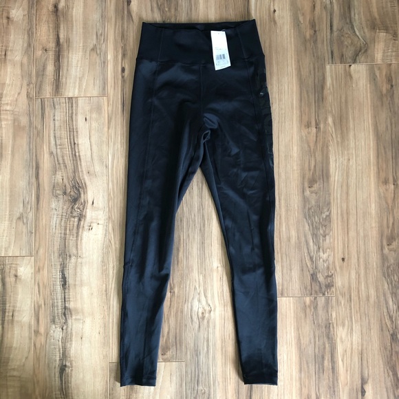 BNWT Adidas Leggings w/logo and mesh details - Picture 2 of 7